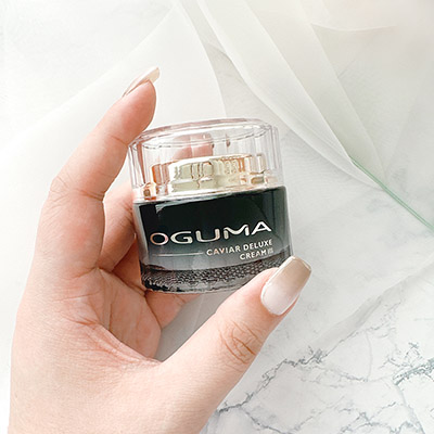 一張含有 文字, 人員, 汽水, 室內 的圖片自動產生的描述